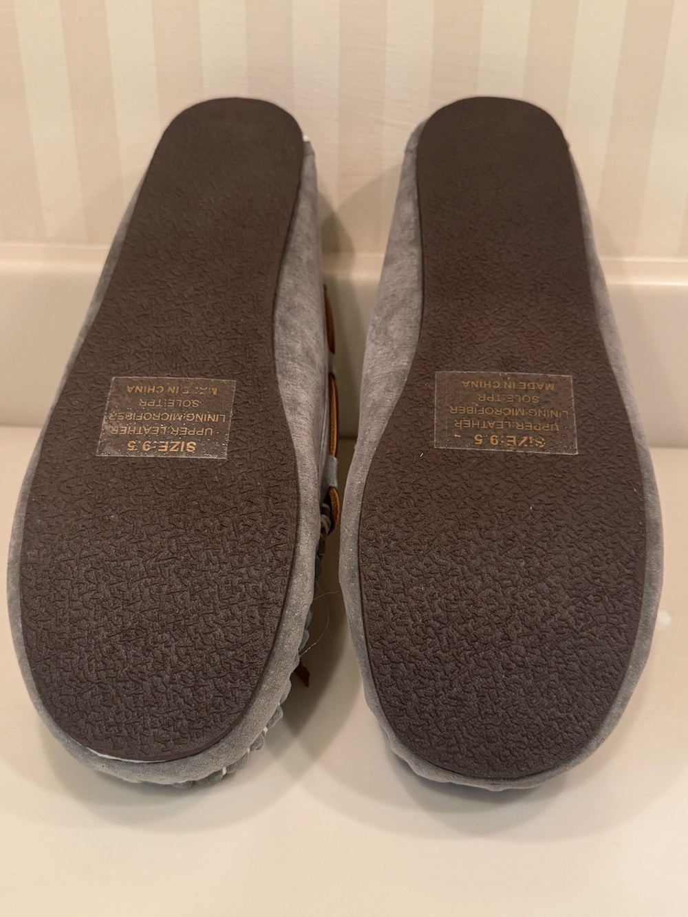 Lamo Sabrina Moc Soft Grey Suede Classic Moccasin Slipper Shoe New In Box - Picture 14 of 16